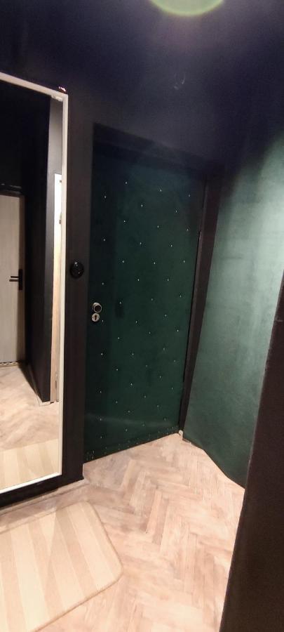 Private Apartament Wroniecka 6 - Parking ポズナン エクステリア 写真